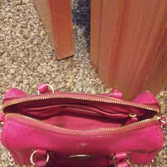 Coach bag that is pink - Picture 1 of 3
